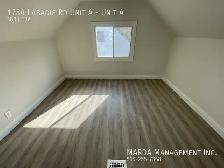 RENOVATED 3 BED/1 BATH MAIN FLOOR UNIT EAST WINDSOR   60% OF UTI - Photo 30