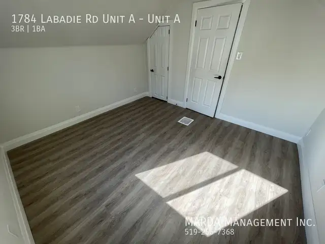 RENOVATED 3 BED/1 BATH MAIN FLOOR UNIT EAST WINDSOR   60% OF UTI - Photo 31