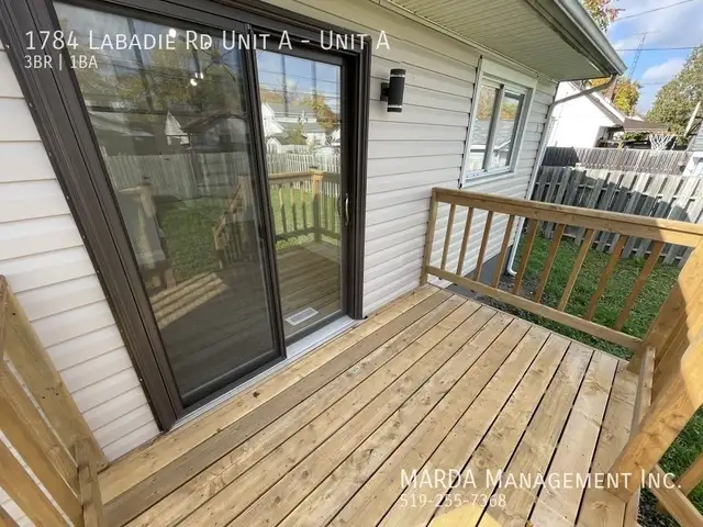 RENOVATED 3 BED/1 BATH MAIN FLOOR UNIT EAST WINDSOR   60% OF UTI - Photo 33