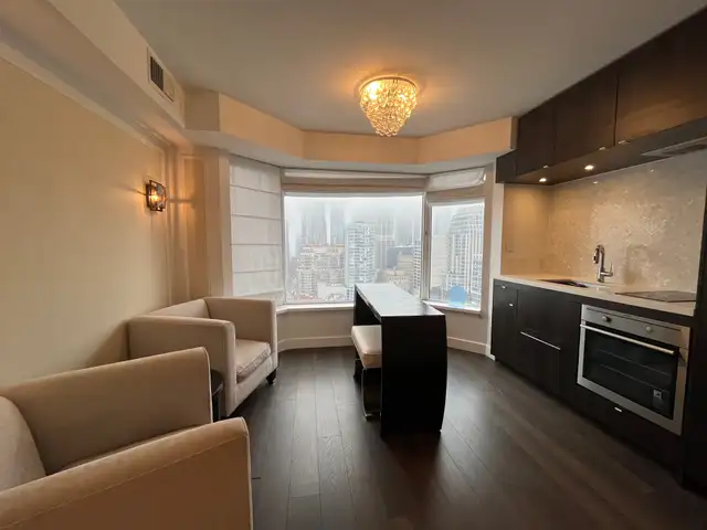 YORKVILLE PLAZA: Furnished 1 Bedroom Condo For Rent Toronto - Photo 2