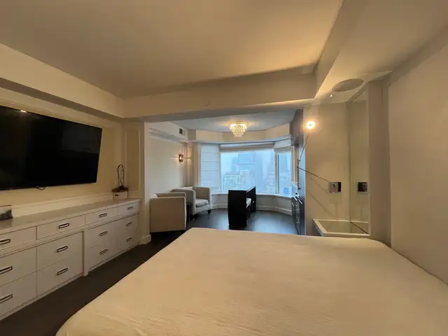YORKVILLE PLAZA: Furnished 1 Bedroom Condo For Rent Toronto - Photo 7