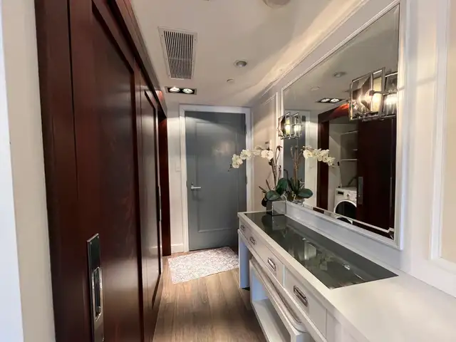 YORKVILLE PLAZA: Furnished 1 Bedroom Condo For Rent Toronto - Photo 8