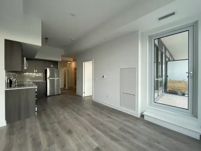 DOWNTOWN HAMILTON: 2 Bedroom/2 Bath Condo For Rent w/ PARKING - Photo 4