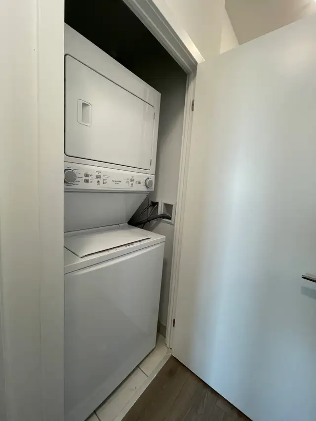 DOWNTOWN HAMILTON: 2 Bedroom/2 Bath Condo For Rent w/ PARKING - Photo 9