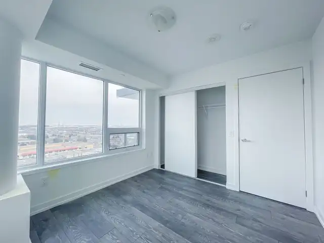 DOWNTOWN PICKERING: 2 Bedroom Corner Condo For Rent w/ PARKING - Photo 7