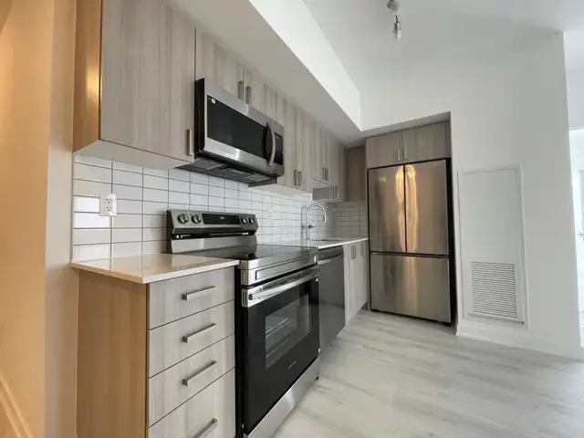DOWNTOWN PICKERING: Brand New 2Bed-2 Bath Corner Condo For Rent - Photo 3