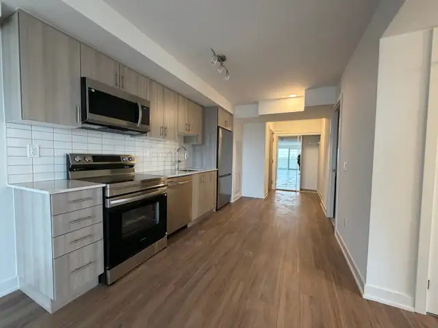 DOWNTOWN PICKERING: Large Brand New 2 BDRM Corner Condo For Rent - Photo 3