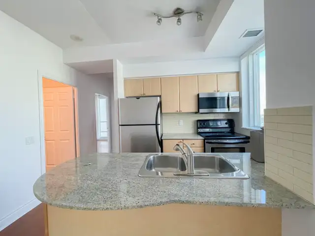 COLLEGE PARK: 2 Bedroom Corner Condo For Rent Downtown Toronto - Photo 3