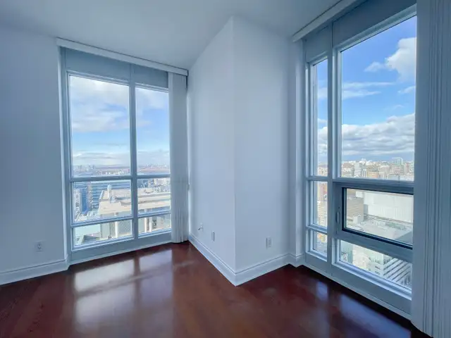 COLLEGE PARK: 2 Bedroom Corner Condo For Rent Downtown Toronto - Photo 6