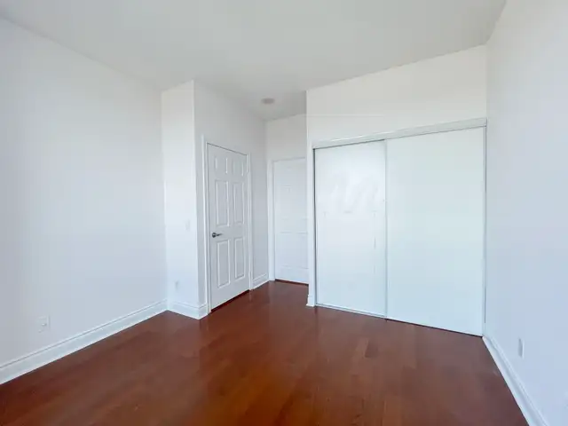 COLLEGE PARK: 2 Bedroom Corner Condo For Rent Downtown Toronto - Photo 7