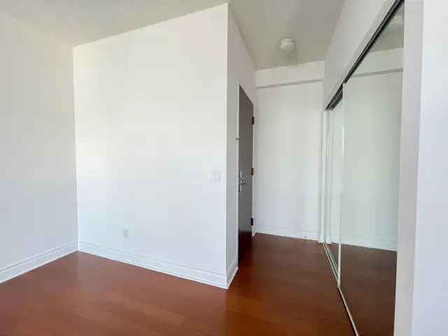 COLLEGE PARK: 2 Bedroom Corner Condo For Rent Downtown Toronto - Photo 8