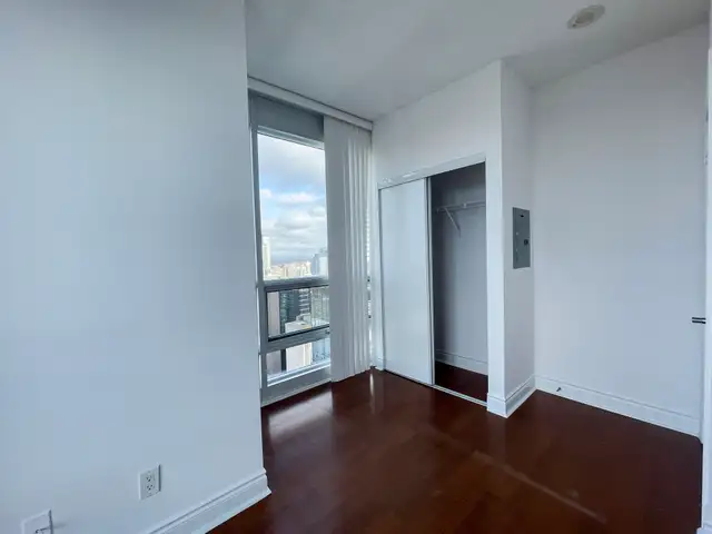 COLLEGE PARK: 2 Bedroom Corner Condo For Rent Downtown Toronto - Photo 9