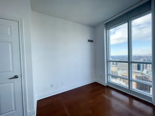 COLLEGE PARK: 2 Bedroom Corner Condo For Rent Downtown Toronto - Photo 10