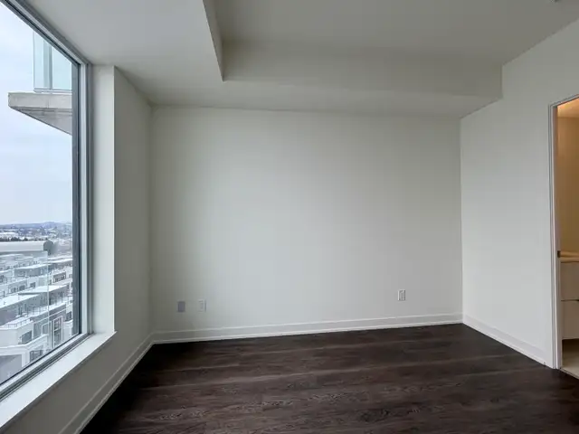 NEXT2: Large 1 Bedroom Den Condo For Rent in Richmond Hill - Photo 9