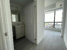 VAUGHAN: Bright 2 Bedroom/2 Bath Corner Condo For Rent Toronto - Photo 9