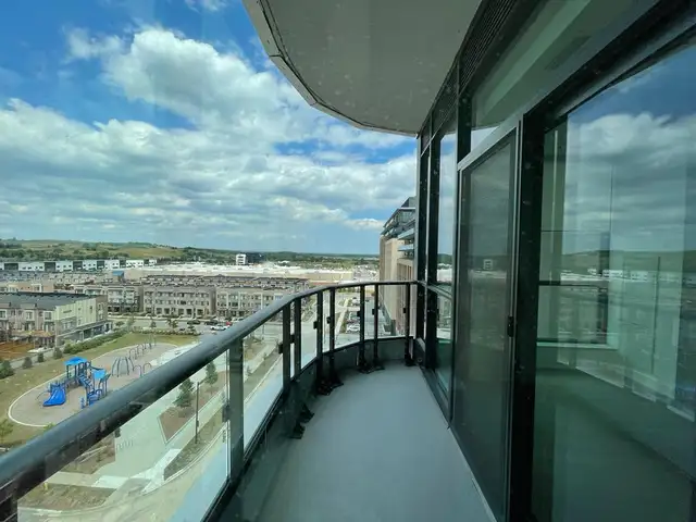 VAUGHAN: Bright 2 Bedroom/2 Bath Corner Condo For Rent Toronto - Photo 13