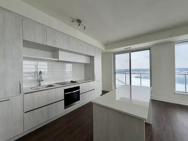 RICHMOND HILL-Brand New 2 Bed/2Bath Corner Condo For Rent w/PRKG - Photo 3