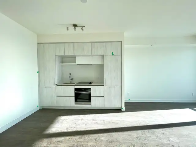 RICHMOND HILL: Brand New 1 Bedroom Condo For Rent with PARKING - Photo 3