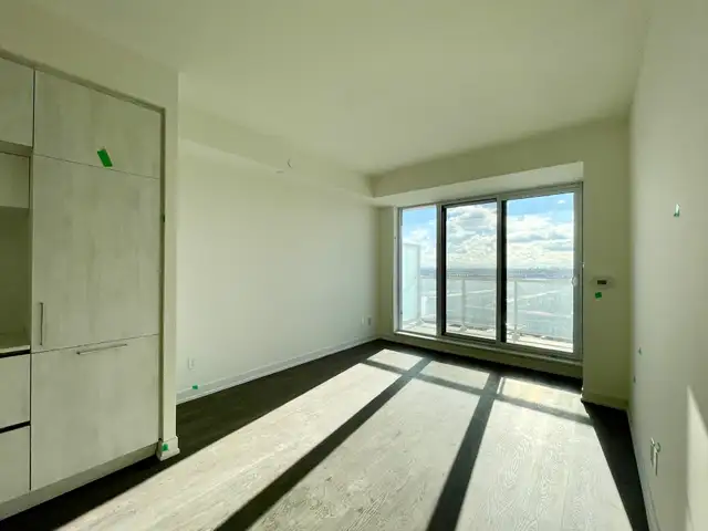 RICHMOND HILL: Brand New 1 Bedroom Condo For Rent with PARKING - Photo 5