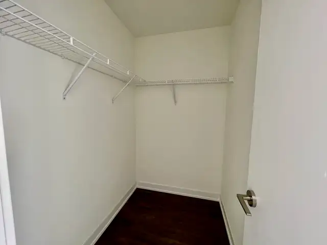 RICHMOND HILL: Brand New 1 Bedroom Condo For Rent with PARKING - Photo 8