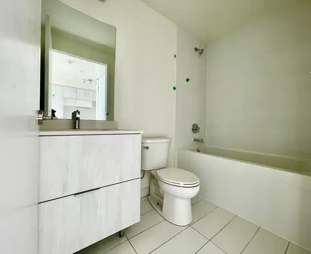 RICHMOND HILL: Brand New 1 Bedroom Condo For Rent with PARKING - Photo 9