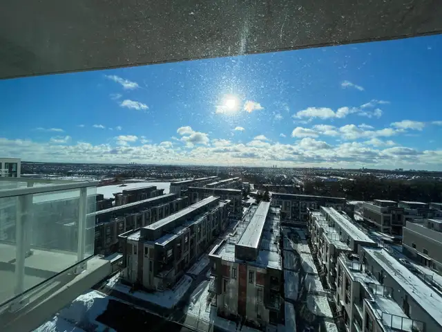 RICHMOND HILL: Brand New 1 Bedroom Condo For Rent with PARKING - Photo 11