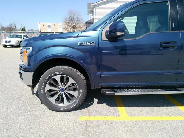 2019 Ford F-150 XLT 4WD SuperCrew 5.5' Box for sale - Photo 17