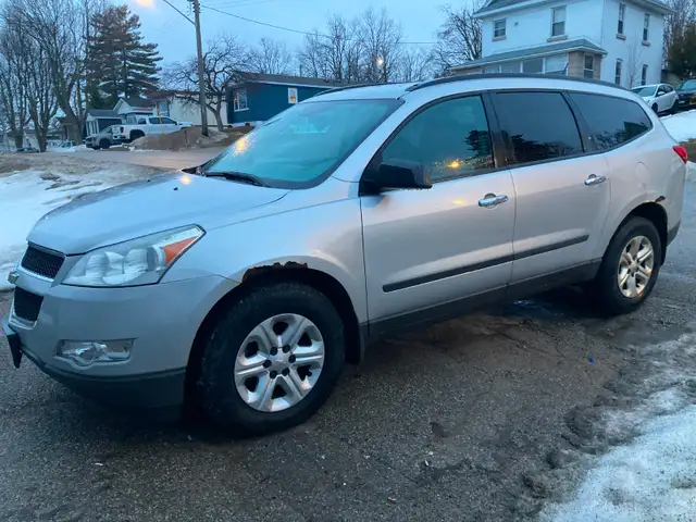2010 Chevrolet Traverse - Photo 3