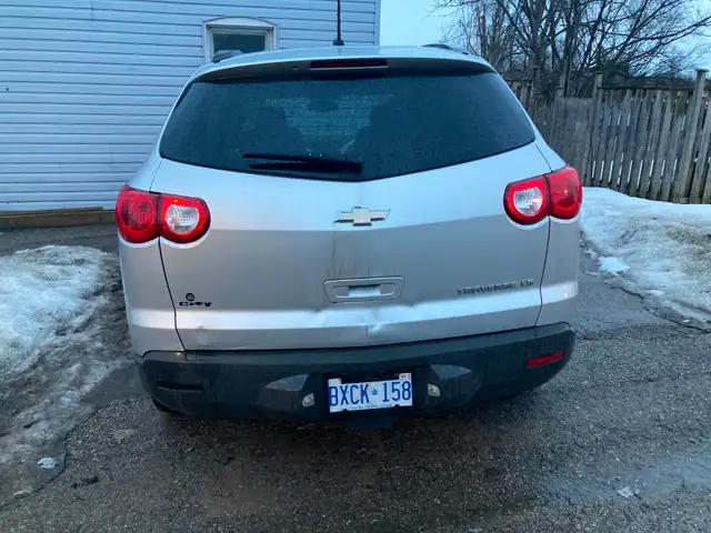 2010 Chevrolet Traverse - Photo 4