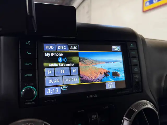 2016 Jeep WRANGLER UNLIMITED 4WD Sahara - BLUETOOTH AUDIO - HEAT - Photo 17