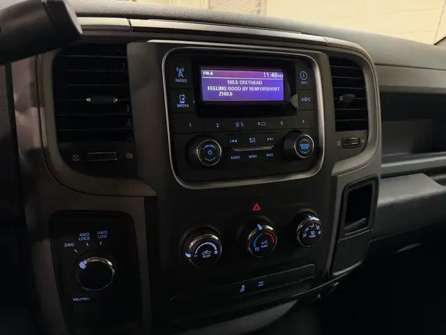 2019 Ram 1500 Classic HEMI 5.7 ST 4x4 CrewCab 5'7' Box|REAR CAME - Photo 18