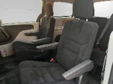 2016 Dodge Grand Caravan SXT | CLEAN CARFAX | NAVI | BACK-UP CAM - Photo 11