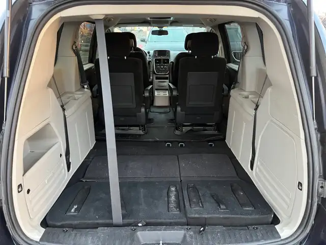 2016 Dodge Grand Caravan SXT | CLEAN CARFAX | NAVI | BACK-UP CAM - Photo 14