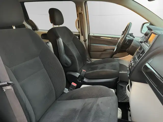 2016 Dodge Grand Caravan SXT | CLEAN CARFAX | NAVI | BACK-UP CAM - Photo 15