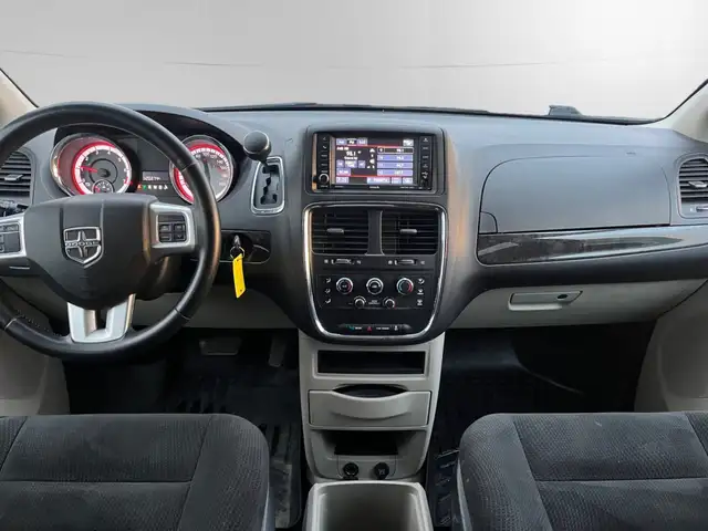 2016 Dodge Grand Caravan SXT | CLEAN CARFAX | NAVI | BACK-UP CAM - Photo 16