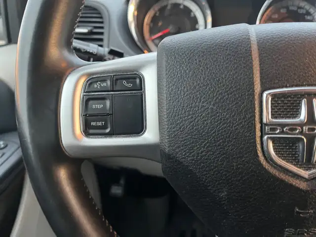 2016 Dodge Grand Caravan SXT | CLEAN CARFAX | NAVI | BACK-UP CAM - Photo 18