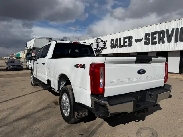 2025 FORD F-350 XLT CREW CAB LONG BOX - Photo 7