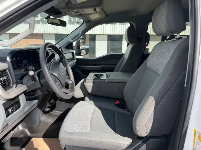 2025 FORD F-350 XLT CREW CAB LONG BOX - Photo 10