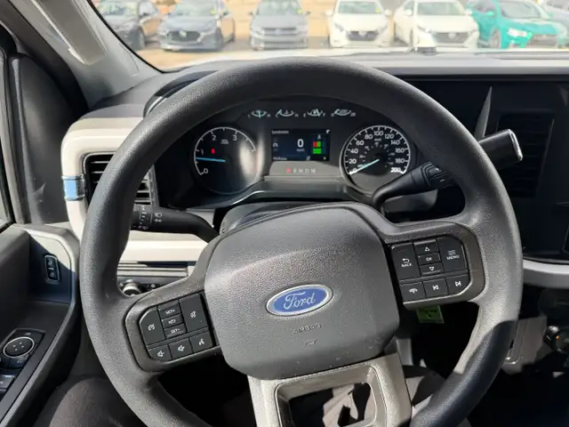 2025 FORD F-350 XLT CREW CAB LONG BOX - Photo 12