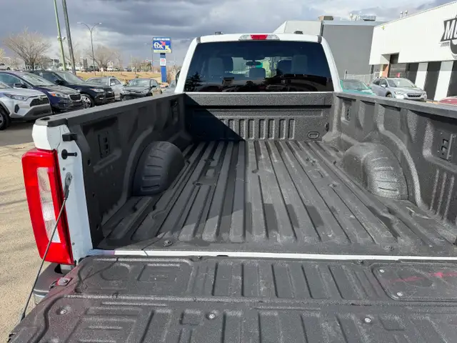 2025 FORD F-350 XLT CREW CAB LONG BOX - Photo 17