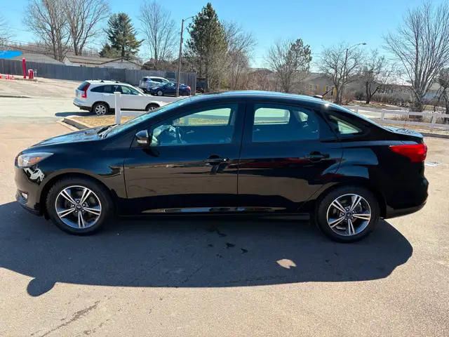 2017 Ford Focus SE Dual Zone AC! Backup Camera! Htd. Seats! - Photo 4