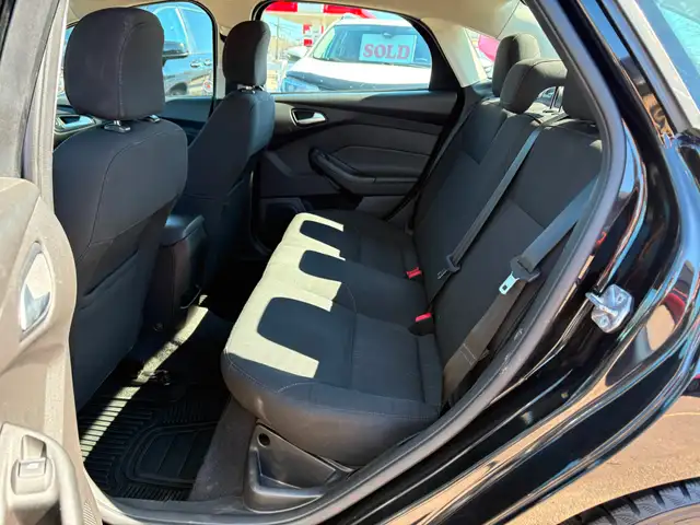 2017 Ford Focus SE Dual Zone AC! Backup Camera! Htd. Seats! - Photo 19