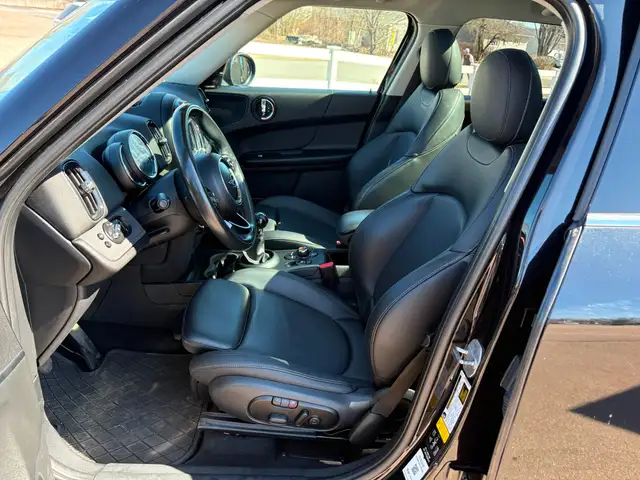 2019 Mini Countryman Cooper Dual Sunroof! AWD! Backup Camera! - Photo 12