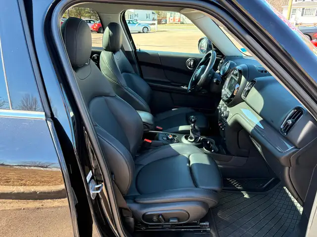 2019 Mini Countryman Cooper Dual Sunroof! AWD! Backup Camera! - Photo 18