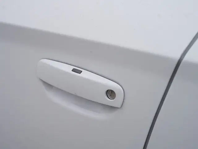 2020 Dodge Charger R / T, V8, Apple Carplay, Alloys. - Photo 11