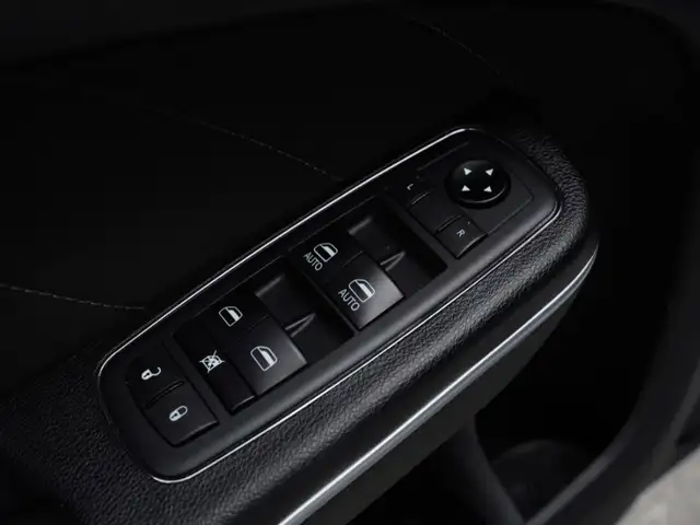 2020 Dodge Charger R / T, V8, Apple Carplay, Alloys. - Photo 12