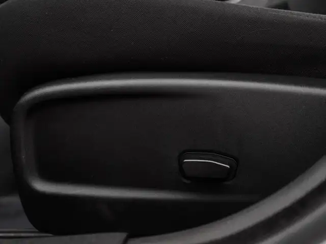 2020 Dodge Charger R / T, V8, Apple Carplay, Alloys. - Photo 13