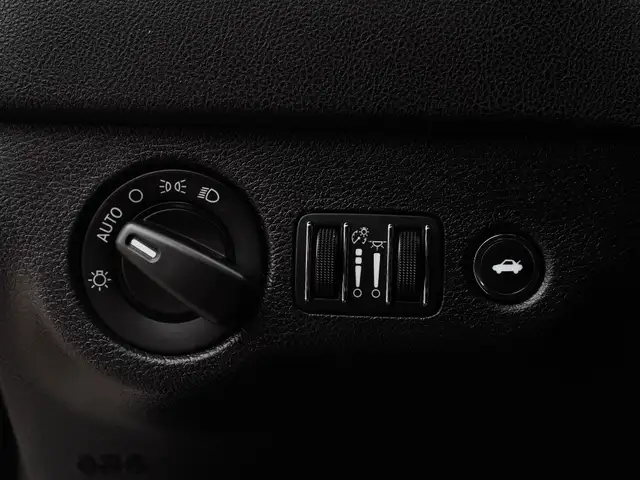 2020 Dodge Charger R / T, V8, Apple Carplay, Alloys. - Photo 14