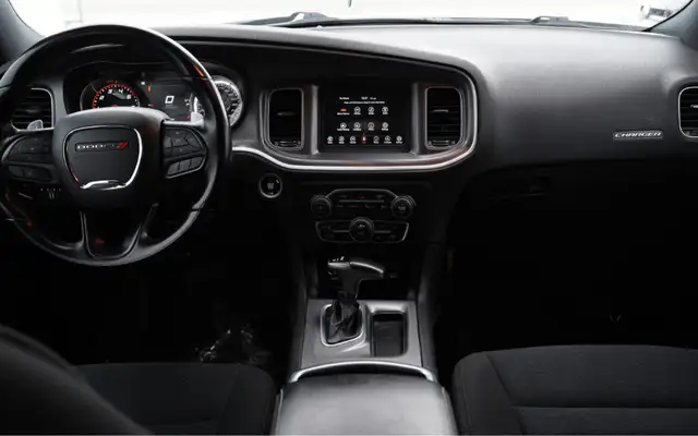 2020 Dodge Charger R / T, V8, Apple Carplay, Alloys. - Photo 15