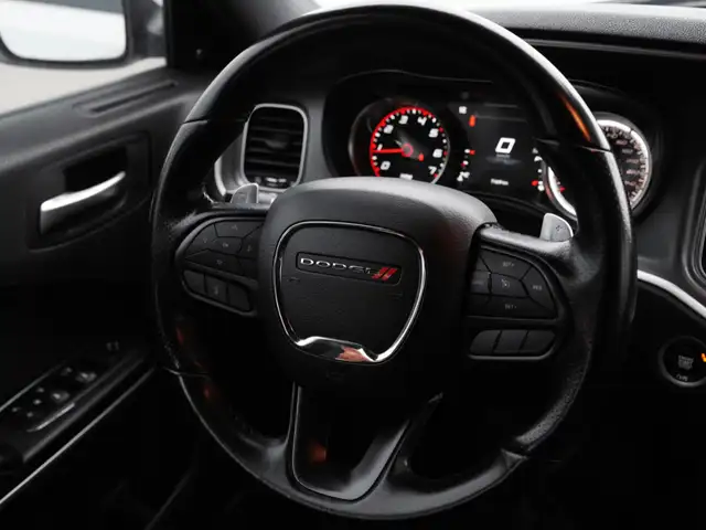 2020 Dodge Charger R / T, V8, Apple Carplay, Alloys. - Photo 16